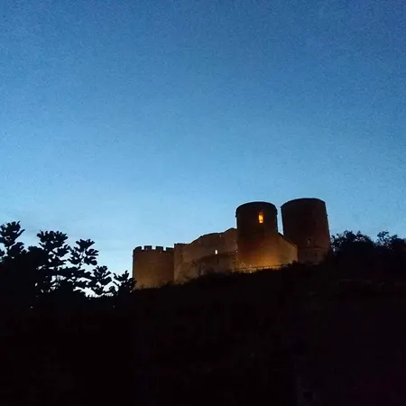 Al Castello Di ベッド・アンド・ブレックファスト レッテレ