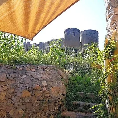 Al Castello Di Bed & Breakfast